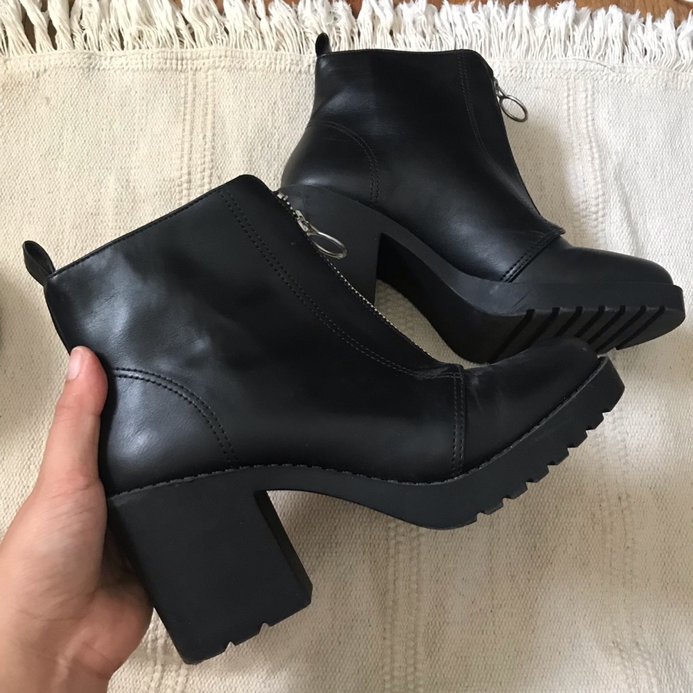 ZIPPER FRONT BOOT WITH HEEL